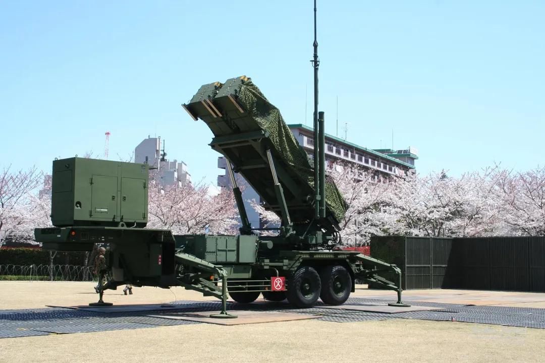 日本製愛國者飛彈主要供自衛隊使用,並可回銷美國。圖為空自的愛國者PAC-3飛彈發射車。(圖/航空自衛隊)