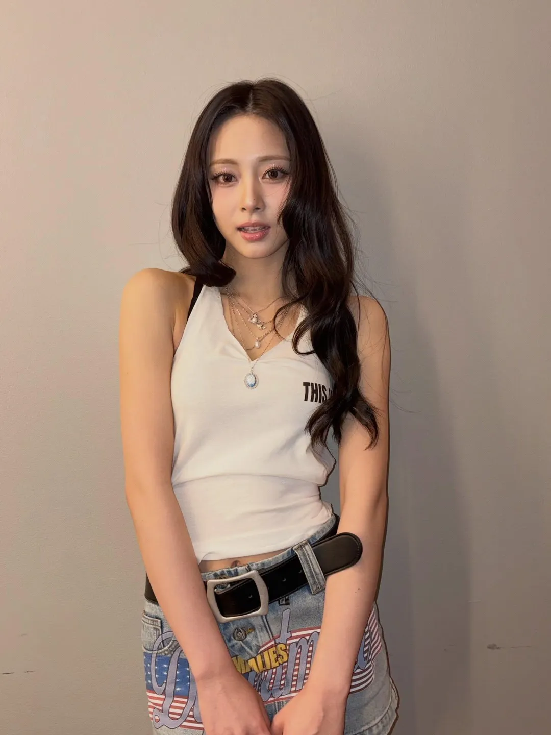 周子瑜與經紀公司的合約動向引發關注。(圖/翻攝自周子瑜IG)