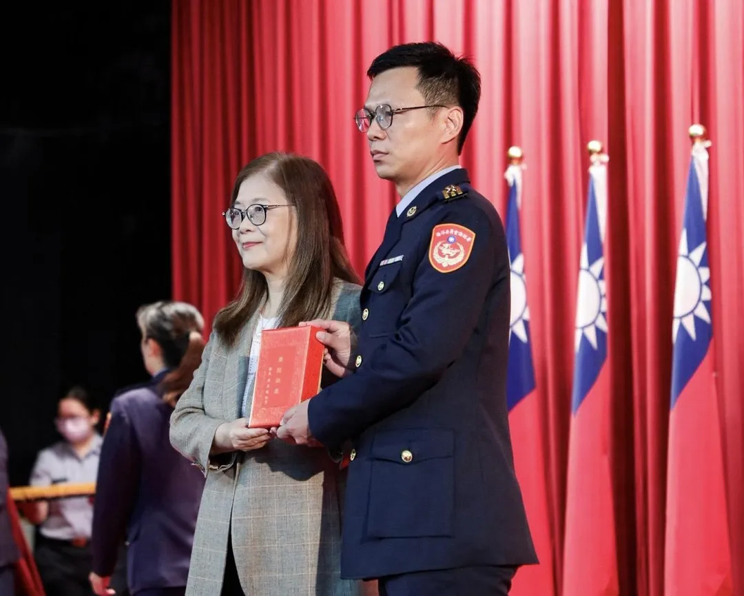 秘書室專門委員歐玉飛陞任警監四階。(圖/海巡提供)
