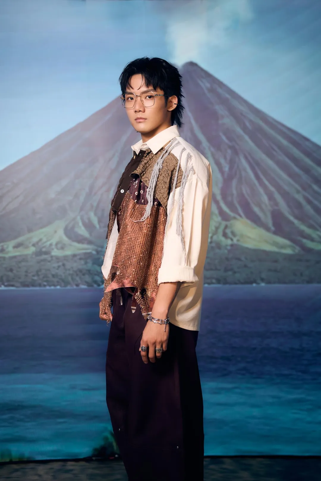 歌手徐暐翔沉寂2年後推出第二張專輯《愛火山的人》。（圖／索尼音樂 提供）