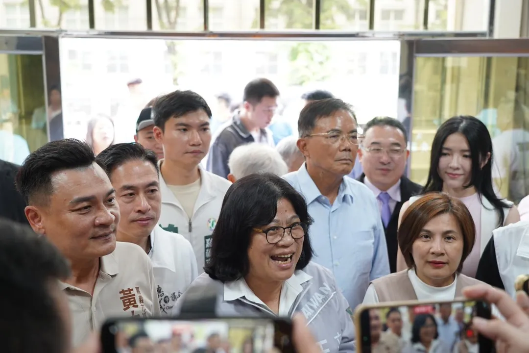 王美惠提到競選團隊由總統賴清德擔任名譽主任委員、前總統蔡英文擔任榮譽主任委員。（圖／王美惠服務處提供）