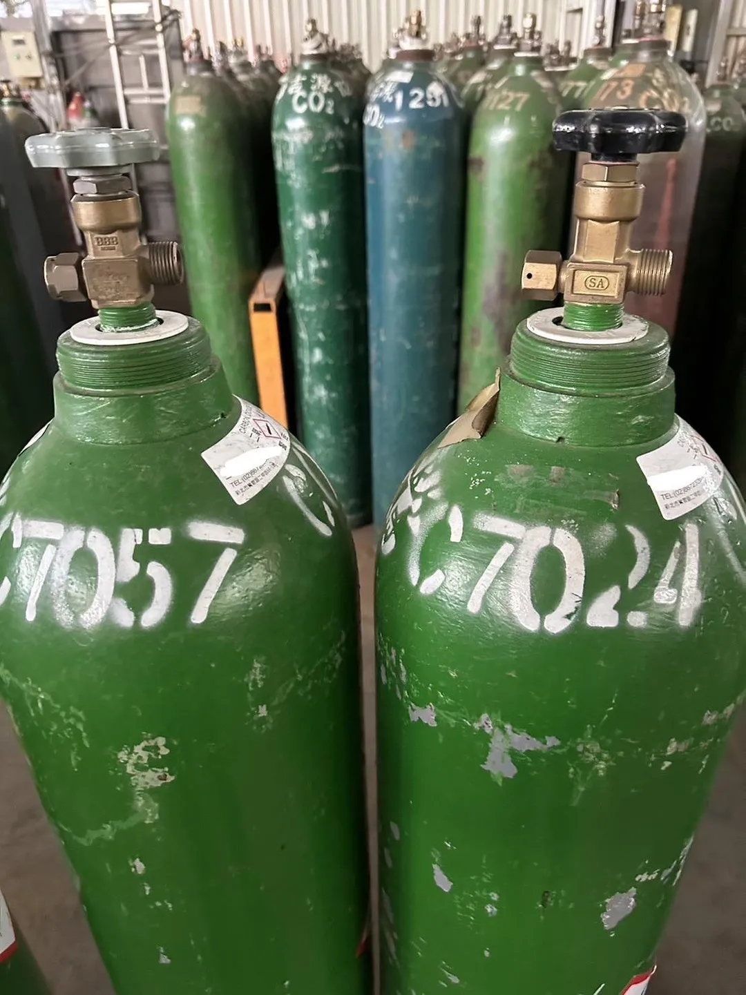 二氧化碳氣瓶。（圖／翻攝畫面）