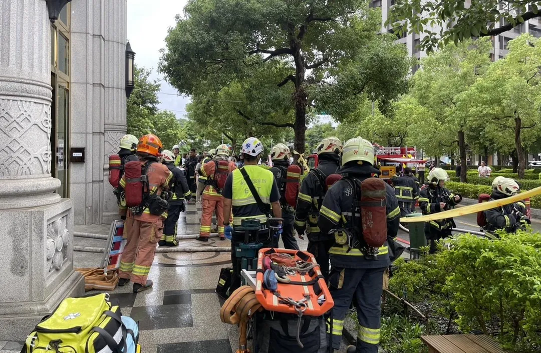 警消出動大批人車到場灌救。（圖／翻攝畫面）