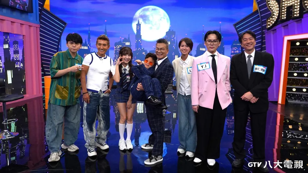 潘若迪（左2）分享模仿席琳狄翁（Celine Dion）後，「連AI都分不清誰是誰」。（圖／八大電視提供）