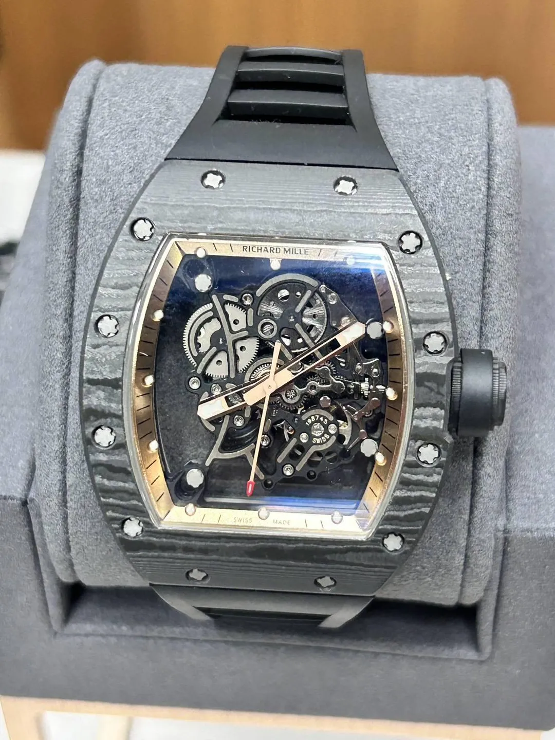 真品要價3百萬的Richard Mille（理查德米爾）RM 055（Bubba Watson錶款） 名錶&nbsp;，此為仿品。（圖／中天新聞）