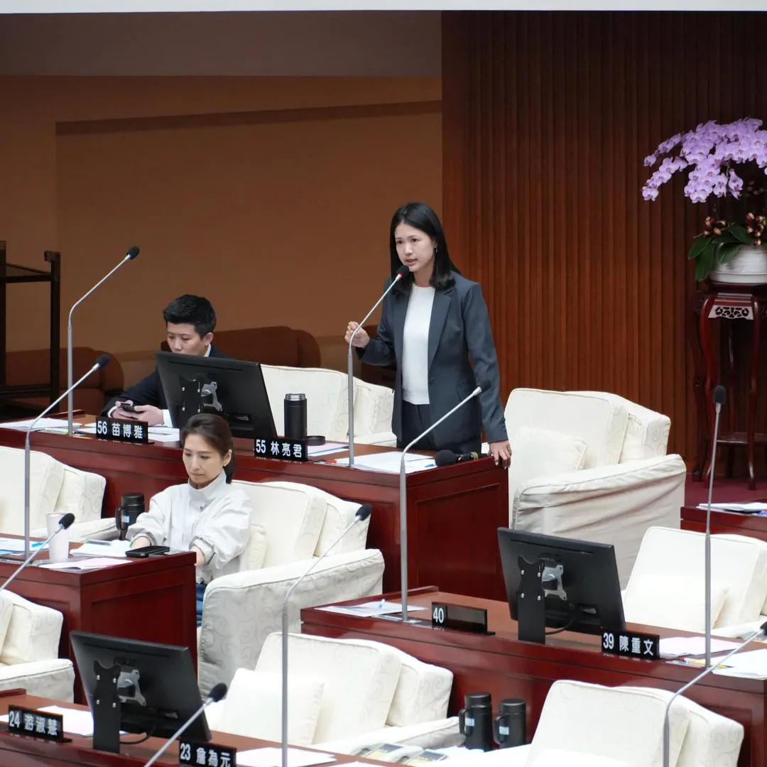 林亮君今日表示,上午收到多位家長陳情,台北市大同區某市立高中國中部疑似發生食物中毒事件。(圖取自林亮君臉書)