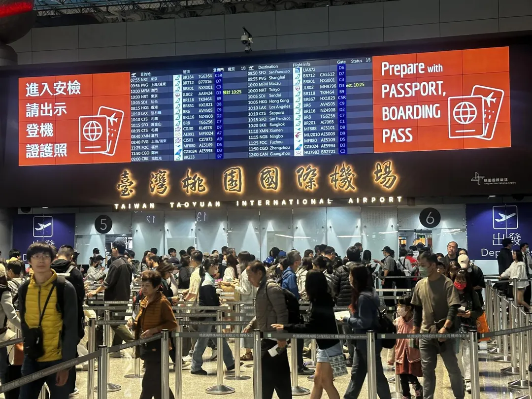 中秋、教師節4天連假前夕，桃園機場清晨湧現大批出境旅客。（示意圖／資料照）