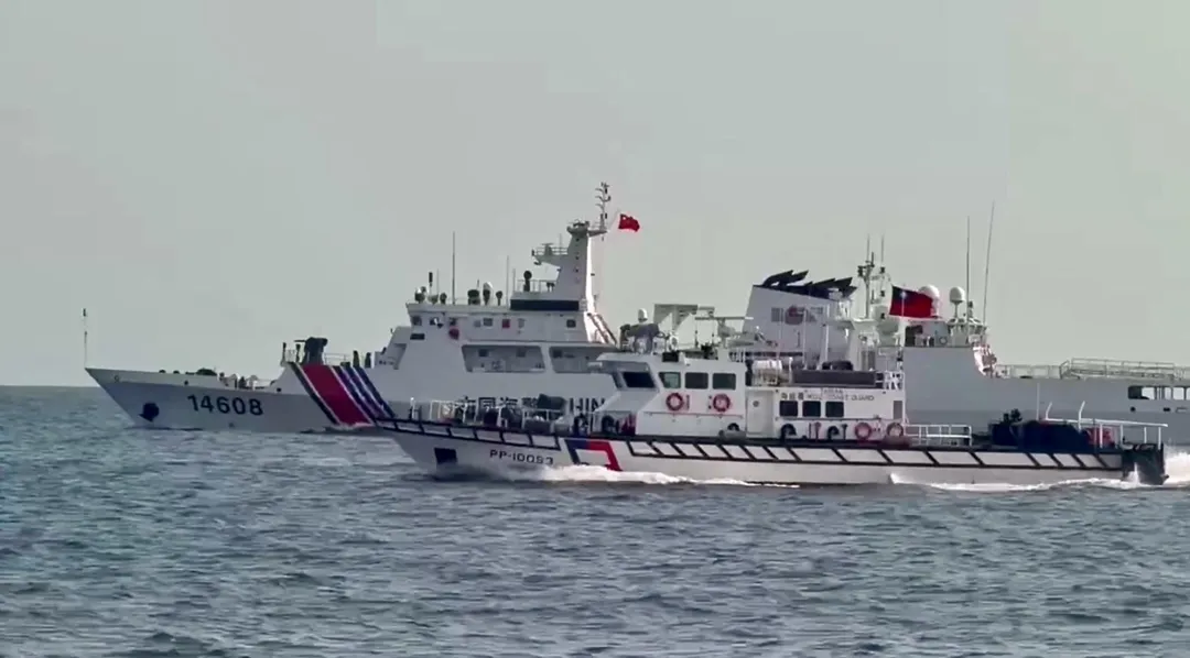 海巡署第十二巡防區於今日下午3點多，再度偵獲大陸海警「14527」、「14604」、「14531」及「14608」等4艘海警船侵擾。（圖／海巡署提供）