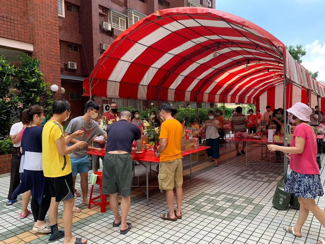 若不確定許願處，可前往土地公或城隍廟拜拜稟明答謝。（圖／林意欽攝影）