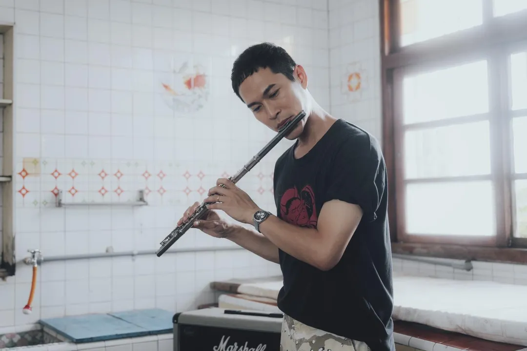 近年宇宙人作品少見的長笛Solo,這次由阿奎親自上陣。(圖/相信音樂 提供)