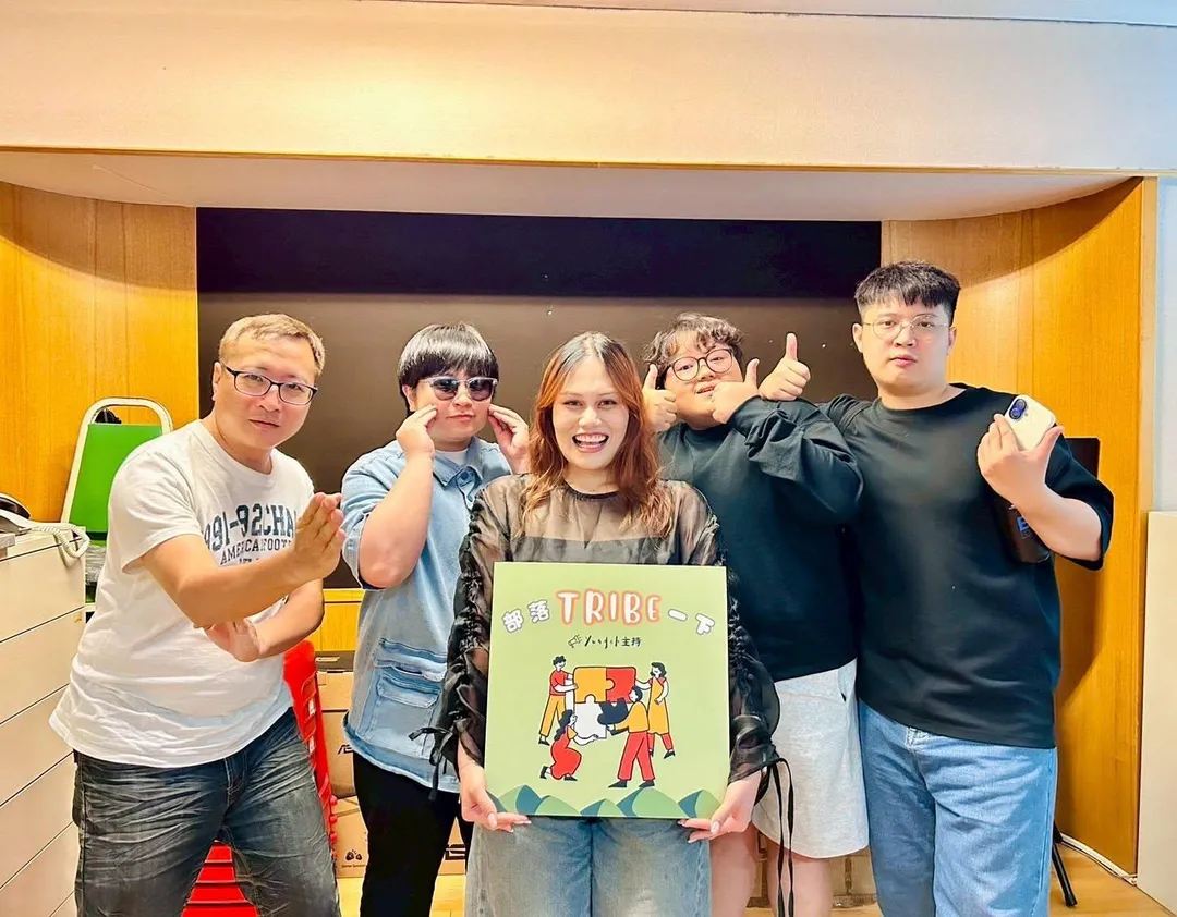 林馨妤（中）主持的《部落Tribe一下》再次雙料入圍社區節目獎及社區節目主持人獎。（圖／翻攝林馨妤臉書）