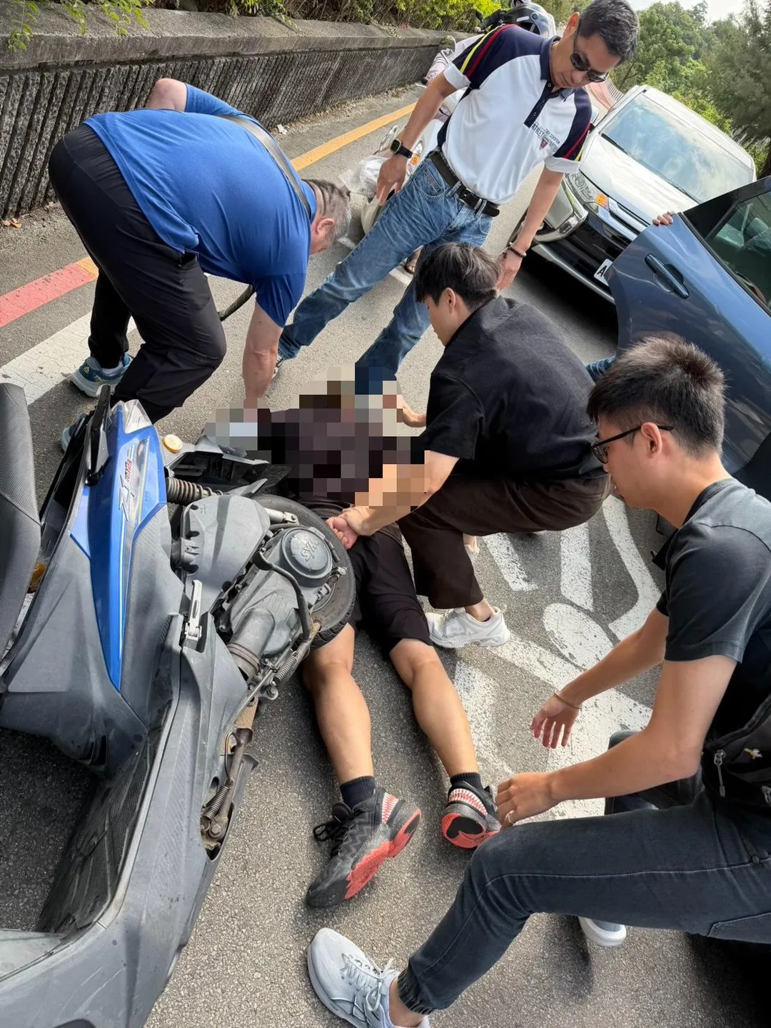 警方逮捕歹徒。(圖/警方提供)