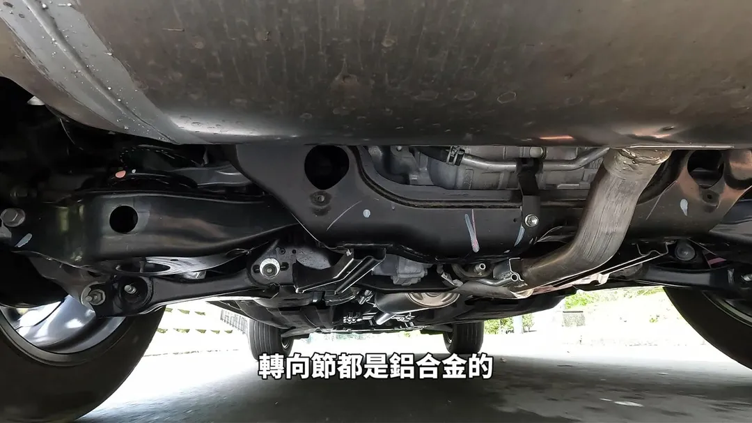 X-Trail e-POWER底盤多處採用鋁合金轉向節降低簧下重量（圖／中天車享家朱朱哥來聊車）