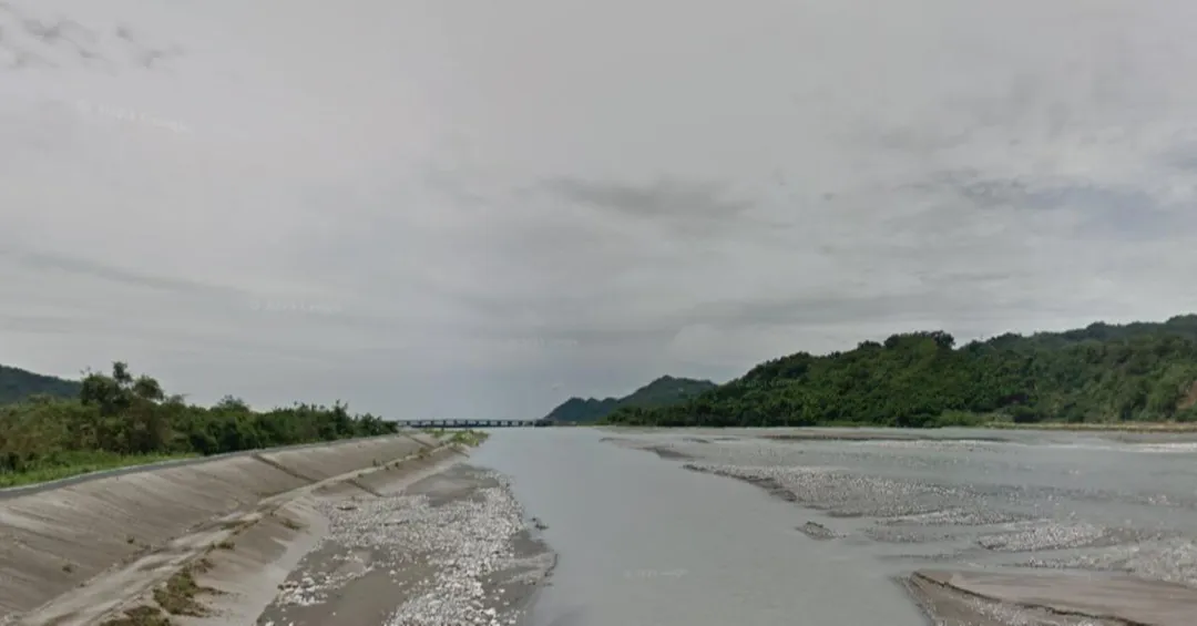 台中市石岡區大甲溪河床今（12）日下午驚見浮屍。（圖／翻攝自google map）
