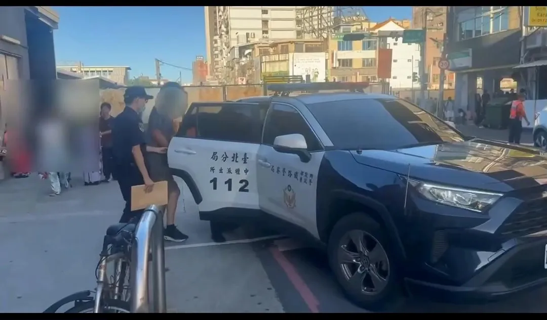 男子狂言車上隨機攻擊。（圖／翻攝畫面）