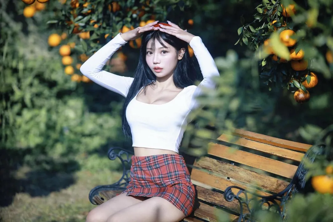 曾活躍於台灣外拍、棚拍及平面模特兒圈的JKF女郎「潔晞」，驚傳離世消息。（圖／翻攝自臉書）