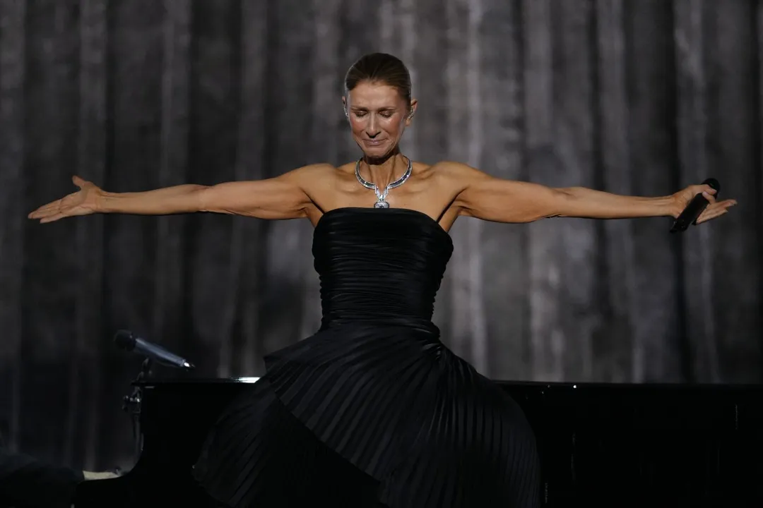 席琳狄翁（Celine Dion）13日在巴黎舉行睽違6年後的首場完整演唱會。（圖／美聯社）