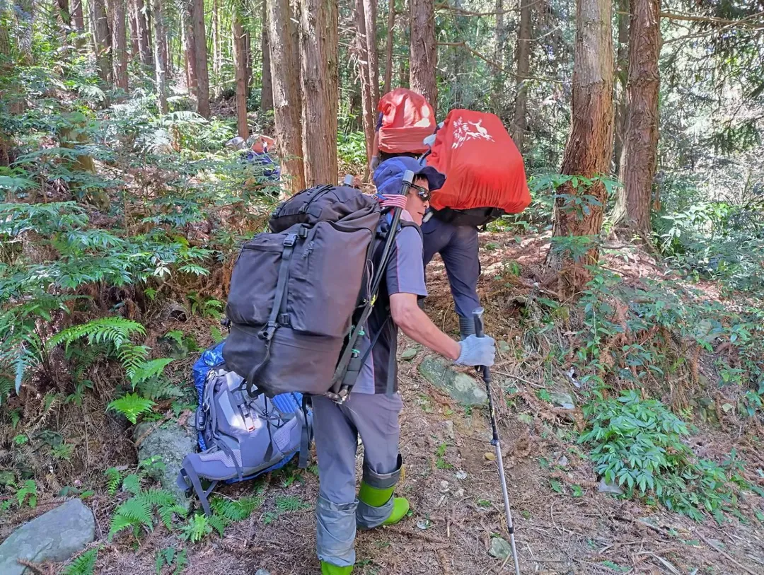 森林護管員深入山林執行巡護任務，肩負森林保育及資源管理工作。（圖／南投分署提供）
