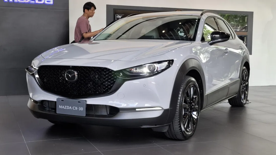 Mazda CX-30 AIR EDITION全車現身，新增車型成為新頂規（圖／中天車享家朱朱哥來聊車）