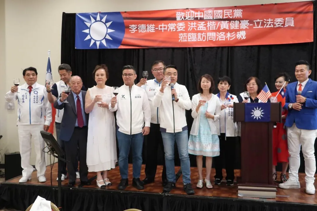 國民黨團首席副書記長洪孟楷、立委黃健豪，以及中常委兼主席特別顧問李德維，訪美期間特別安排24小時快閃南加州，受當地僑胞熱烈歡迎。（洪孟楷辦公室提供）