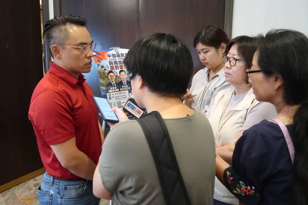 國民黨團首席副書記長洪孟楷、立委黃健豪，以及中常委兼主席特別顧問李德維，訪美期間特別安排24小時快閃南加州，洪孟楷接受當地媒體聯訪。（洪孟楷辦公室提供）
