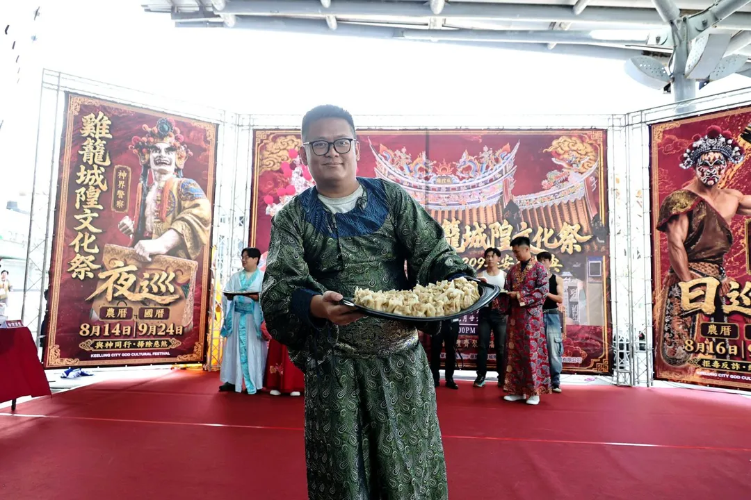 基隆百年傳統「鹹光餅」重新創意詮釋，推出「台灣漢堡」。（圖／基隆市政府提供）