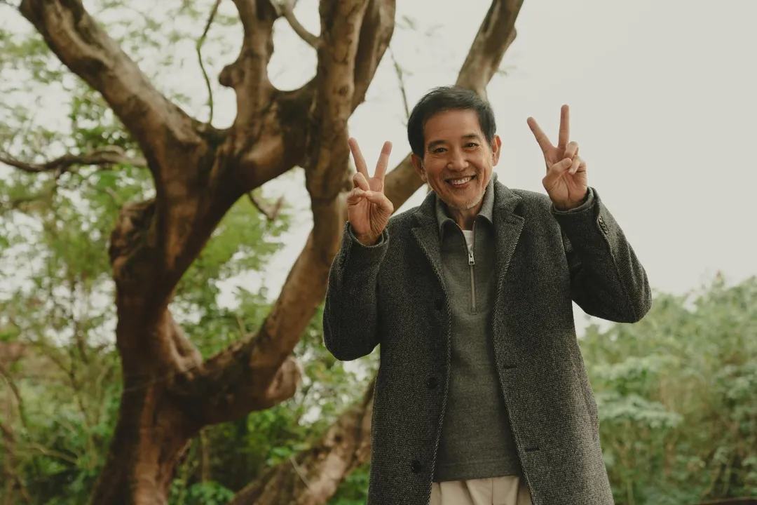 80歲資深演員秦漢睽違24年回歸台劇,將角逐迷你視帝。(圖/Netflix 提供)