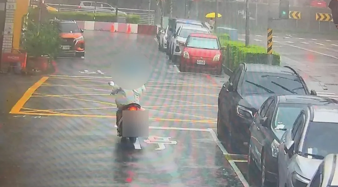 江男偷打友人家裡鑰匙,還闖空門偷東西。(圖/翻攝畫面,下同)