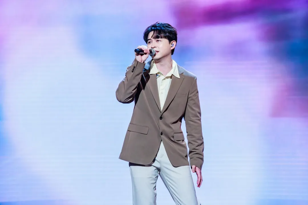 李子森演唱〈來去夏威夷〉笑稱想放假。（圖／中視提供）