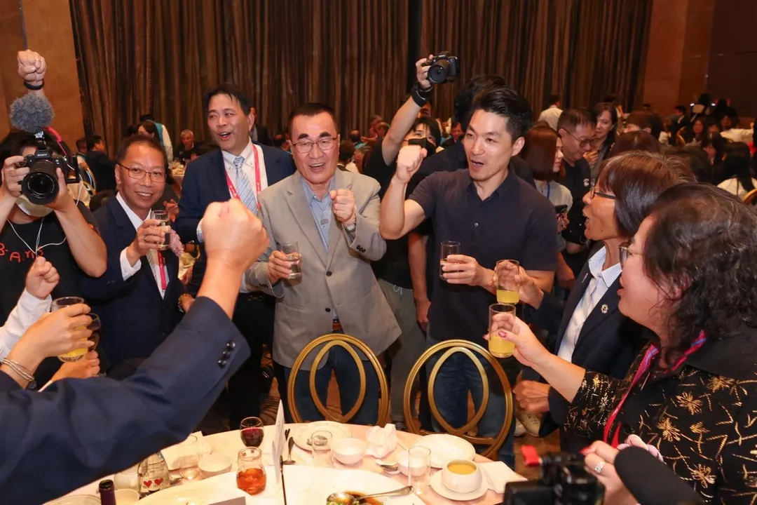 兩人合體時現場凍蒜聲不斷。（圖／李四川競辦提供）