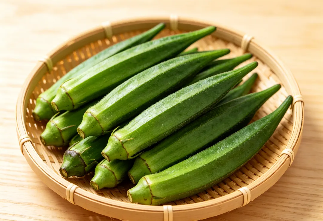 劉博仁指出,秋葵本身熱量不高,還含有鉀、葉酸、維生素C及多酚等植物化學物質。(示意圖/AI生成圖)