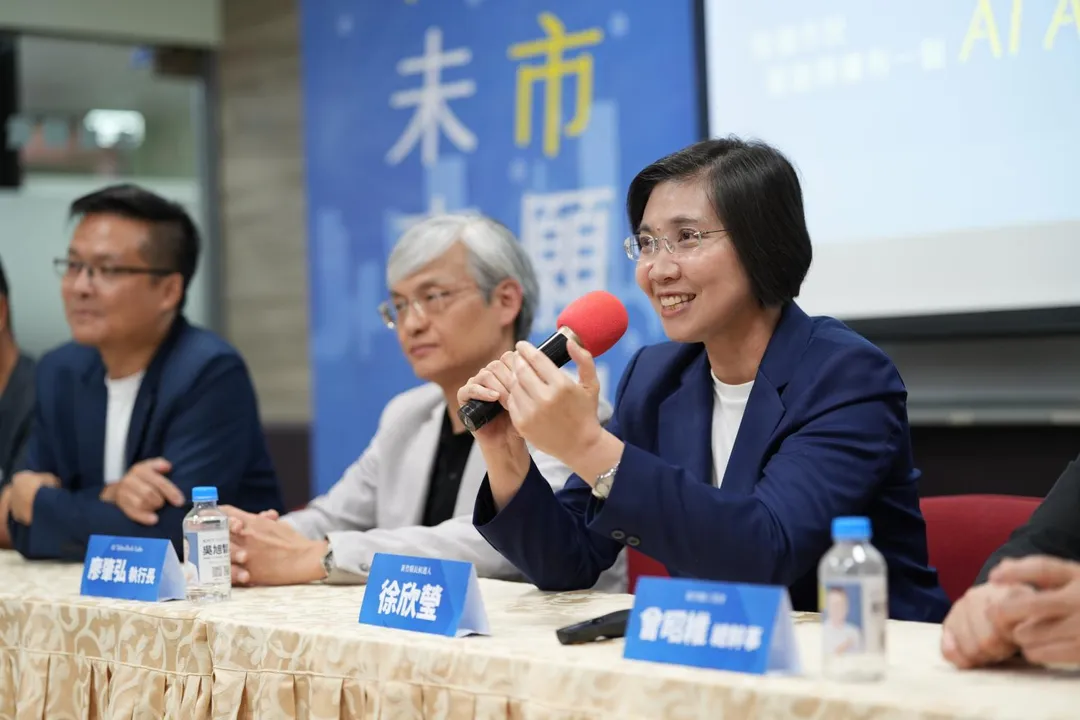 新竹縣在2026年《天下雜誌》青年友善城市調查非六都組拿下總成績第一,國民黨新竹縣長候選人徐欣瑩表示,會接棒楊文科政績,推AI工具使用補助金等青年政見。(圖/徐欣瑩辦公室提供)
