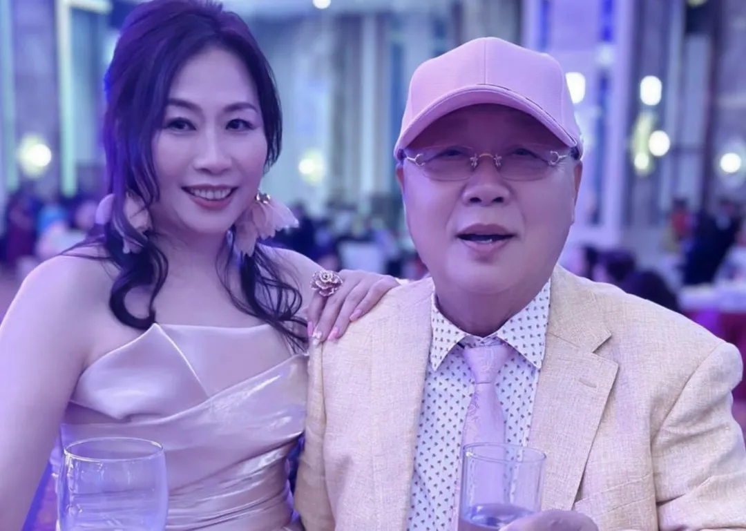 金錢豹創辦人袁昶平與妻子吳菀庭。（圖／資料畫面）