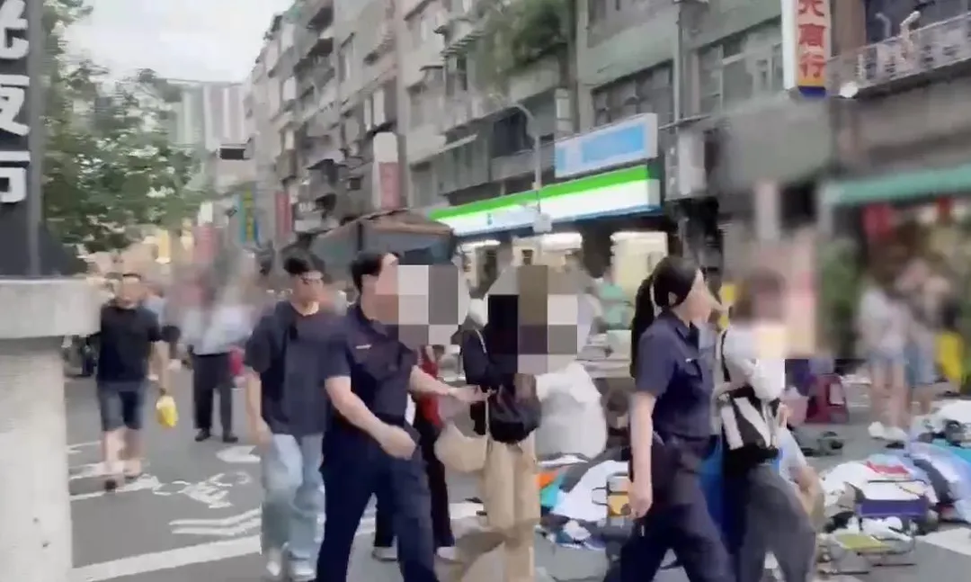 警方查獲多名外籍賣淫女子。（圖／翻攝畫面）