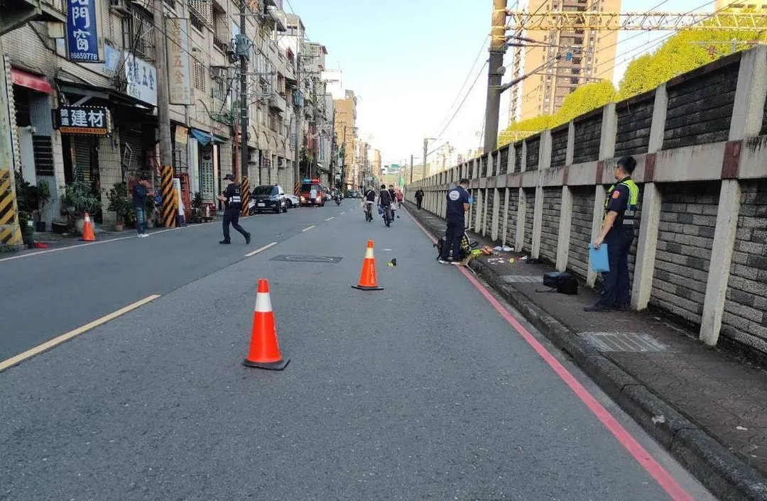 樹林警分局獲報到場進行交通管制，事故詳細肇事原因仍待調查。（圖／警方提供）
