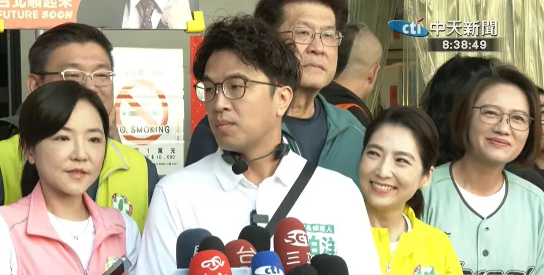 ，沈伯洋今受訪直言，蔣萬安這種以問答問的這種方式，恐非市民想聽到的答案。（圖/中天新聞）
