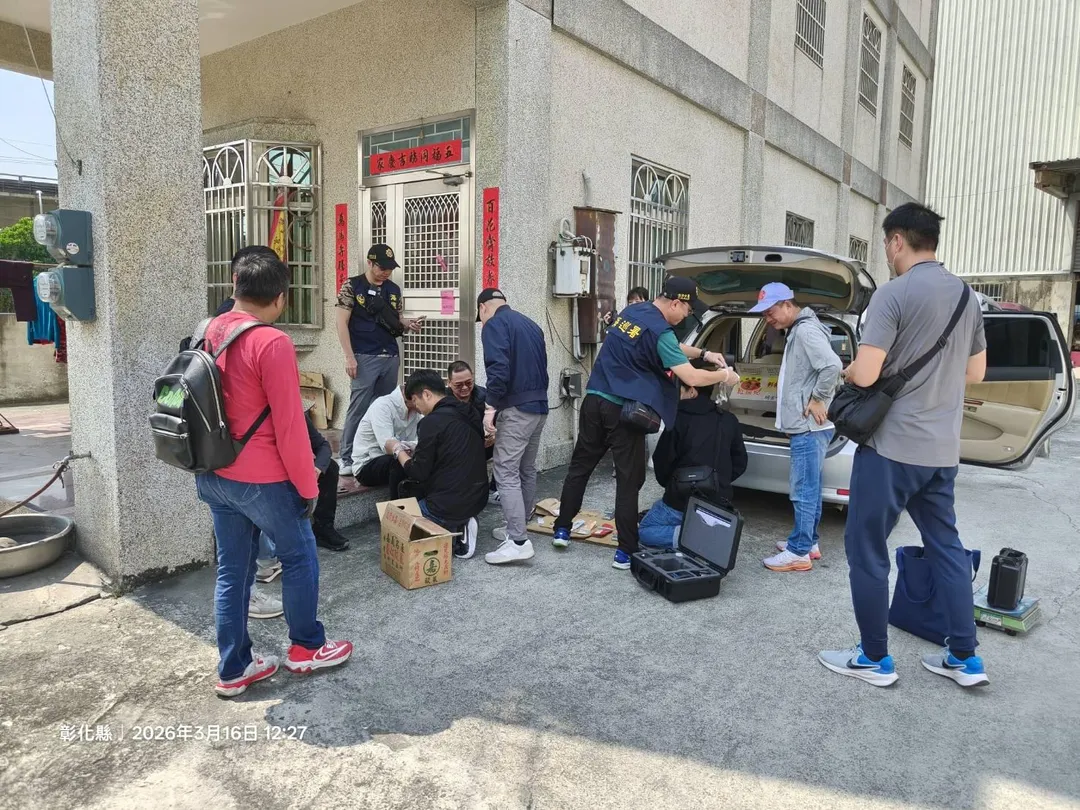 查緝隊查扣大批毒品及涉案證物。（圖／海巡署提供）