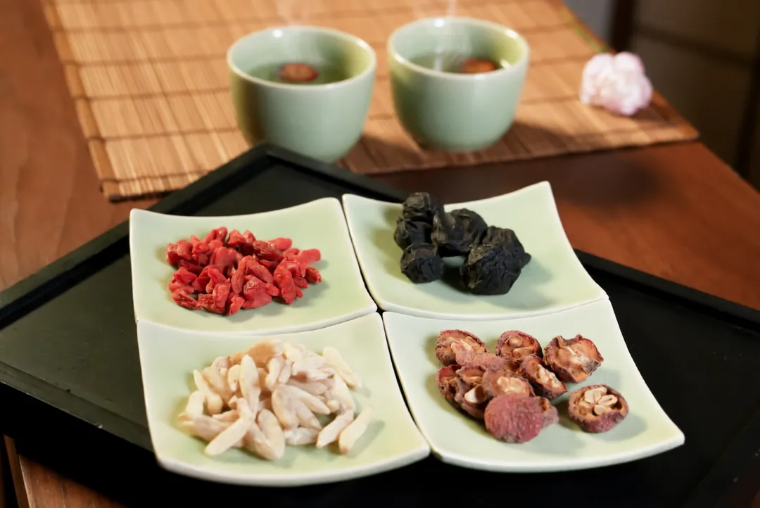 「山楂烏梅飲」聚餐時替代市售含糖飲料,可以生津止渴、促進消化。(圖/台北慈濟醫院)