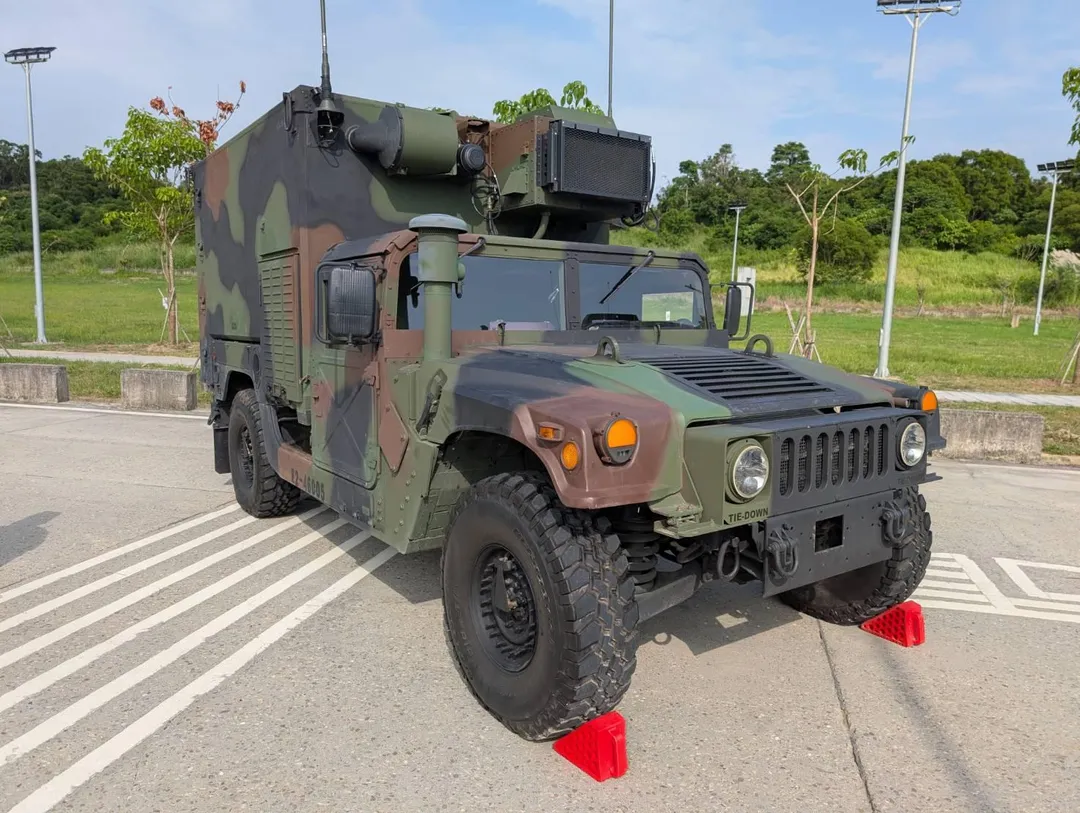 陸軍首度公開海馬士多管火箭系統的M1152A1指管車。(圖/宋玉寧攝)