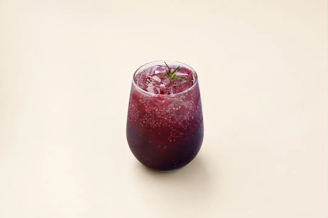 修復Plus！酸櫻桃奇亞籽氣泡飲。（圖／貳樓提供）
