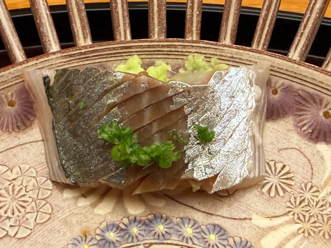 真鰺劃身沾酒盜。(圖/黃宏輝提供)