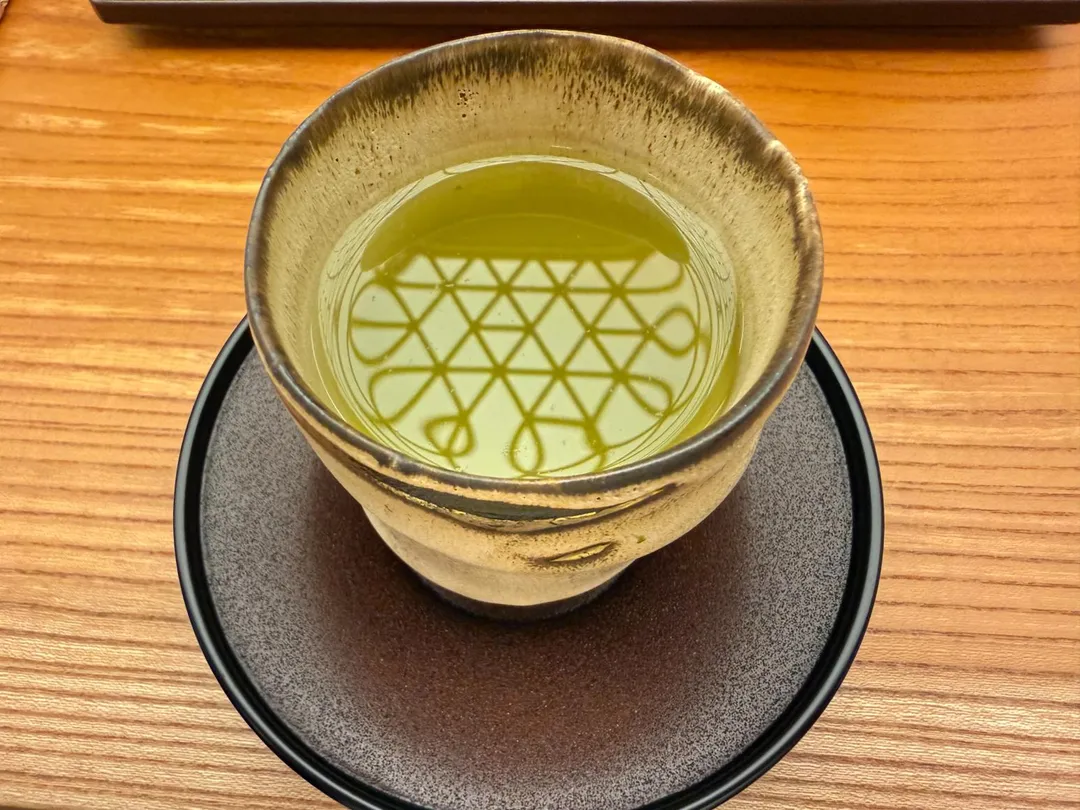 食事中煎茶。(圖/黃宏輝提供)
