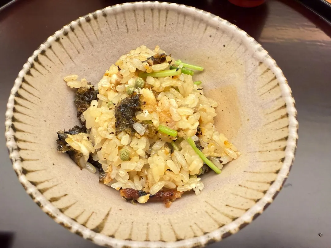 鴨兒芹和山椒粒是主味。(圖/黃宏輝提供)