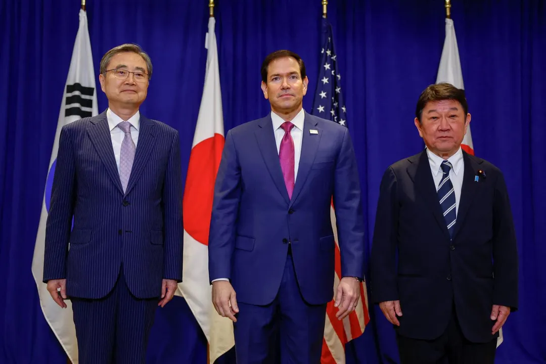 韓國外交部長趙顯（左）、美國國務卿盧比歐（中）及日本外務大臣茂木敏充。（圖／路透）