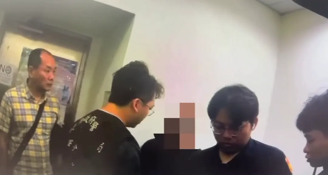 捷運警察跟轄區警方跟保全聯手逮人。（圖／警方提供）