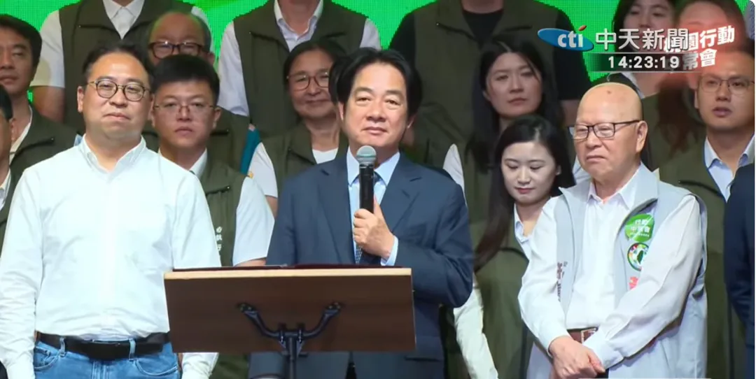 賴清德23日在桃園主持民進黨行動中常會力挺黃世杰。（圖／中天新聞）