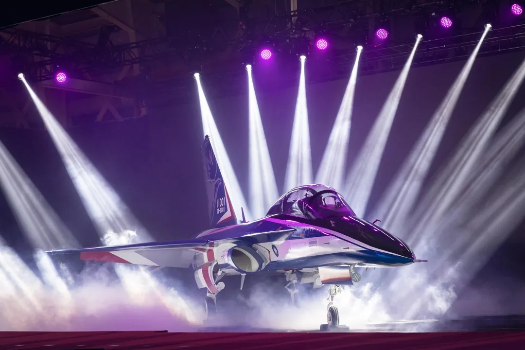 2019年9月24日首架勇鷹號原型機出廠。(圖/漢翔)
