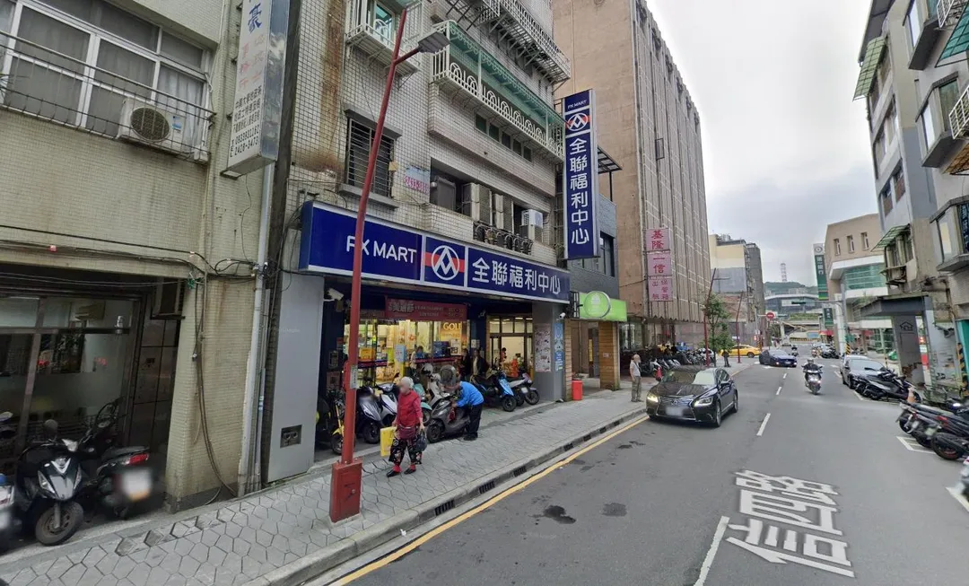 全聯這次奪得1000萬元特別獎的幸運兒落在基隆義二門市。(圖/翻攝自Google街景圖)