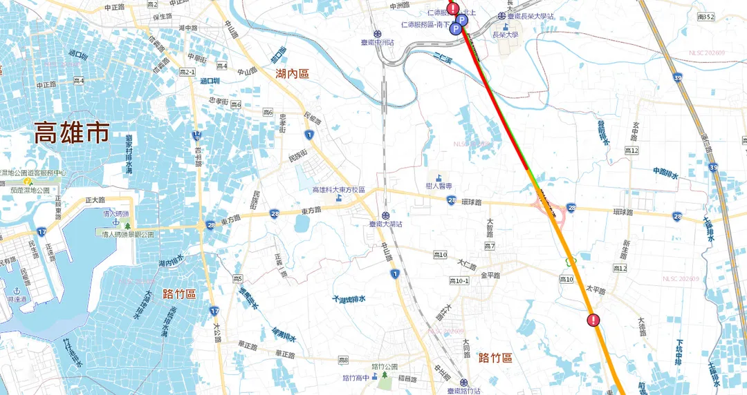車禍引起後方車流嚴重回堵,時速「紅爆」僅剩23公里。(圖/翻攝國道1968)