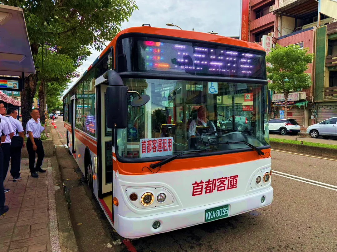 桃園公車動態資訊系統近期升級測試，部分App出現資訊落差，民眾反映查詢不準、等不到車等問題；桃園市交通局表示預計10月上旬正式啟用新系統。（圖／桃園市交通局）